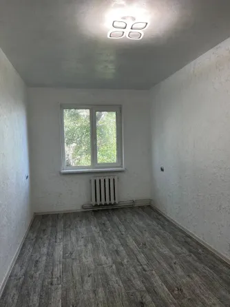 продается 4 к кв Сомова Азотный Донецк