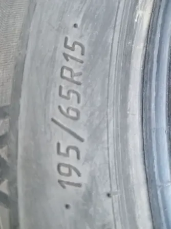 Продаю зимнюю резину 195 65 15,комплект Донецк