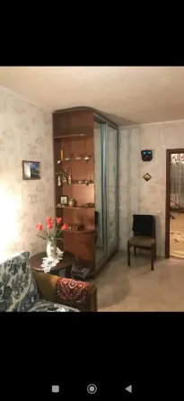 продам 3 к.кв. киевский р. привокз. пл..артема 6000 мил р. Донецк