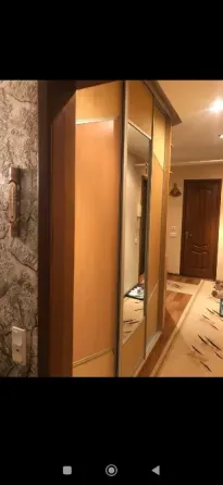 продам 3 к.кв. киевский р. привокз. пл..артема 6000 мил р. Донецк