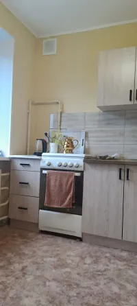 продам крупногабаритную 1-комнатную квартиру на пл.Свободы Донецк