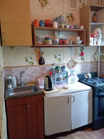 Продажа 1 к кв на Текстильщике, ул. Островского, 3 эт./9 Донецк