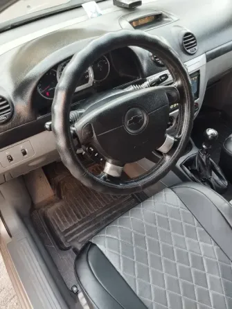 Продам отличный автомобиль Chevrolet Lacetti Енакиево