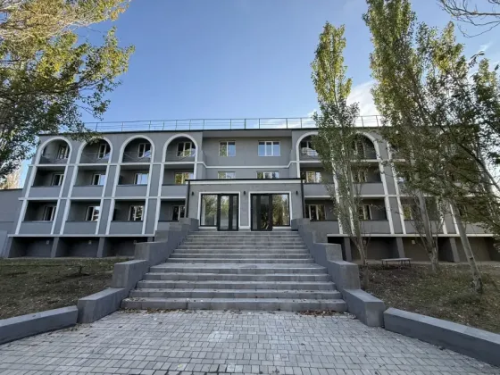 Продам базу отдыха в центре поселка, 1 линия моря 1500 кв.м Мариуполь