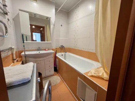 2к квартира в Солнечном мкрне, Кировский район Донецк