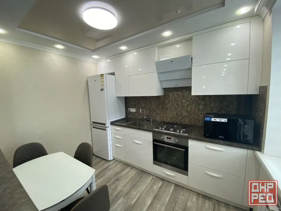Сдается однокомнатная квартира в самом сердце города, Ворошиловский район, ориентир Атлетик Донецк - изображение 1