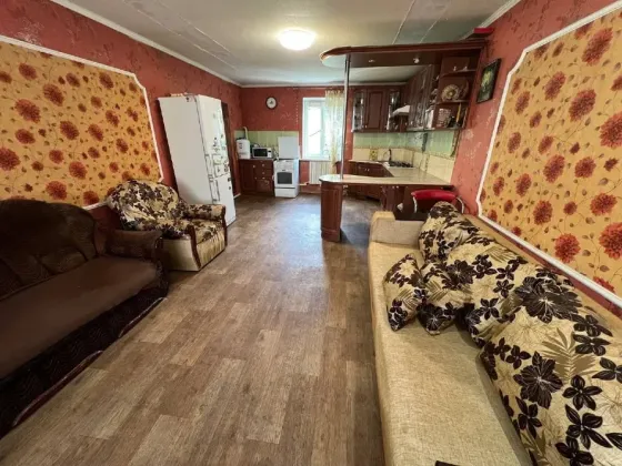 Продам большой дом, 4 комнаты, пос. Базарный Донецк
