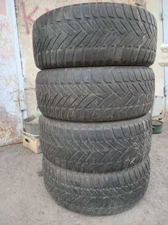 Продаю комплект всесезонной резины 245 55 17 Донецк