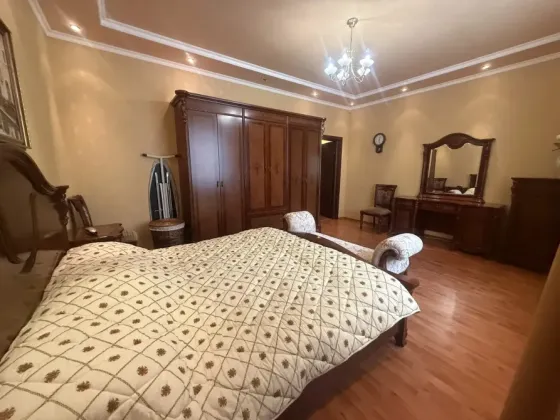 Крупногабаритная трехкомнатная на ркка Донецк