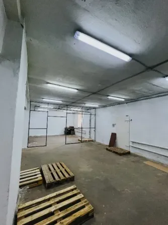 Аренда склада 300 м² для бизнеса | с рампой, офисом и отоплением | Буденновский район Донецк