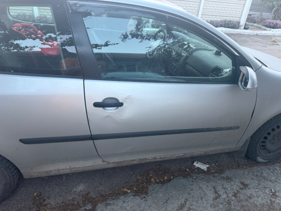Продам авто Volkswagen Golf 2004 1.4 ,3двери Донецк