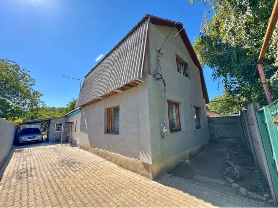 2-х эт. 3 ком. дом 90 м², в центре Донецка, район Маяка, 20 больницы Донецк