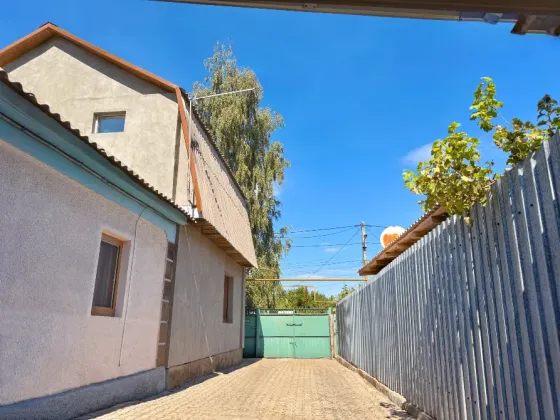 2-х эт. 3 ком. дом 90 м², в центре Донецка, район Маяка, 20 больницы Донецк