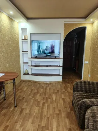 Сдаётся двухкомнатная квартира в Ленинском районе. Рынок Соловки Донецк