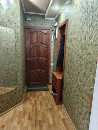 Сдаётся двухкомнатная квартира в Ленинском районе. Рынок Соловки Донецк