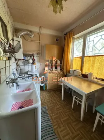 3-комнатная квартира Калининский район, ул. 50-й Гв. Дивизии. (ориентир Парк Строитель) Донецк