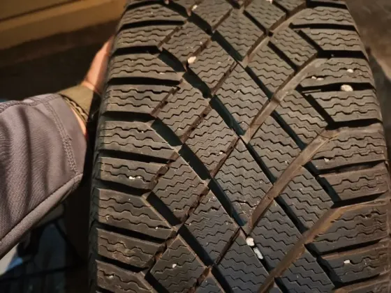 Continental Conti VikingContact 7 235/60 R20 Донецк