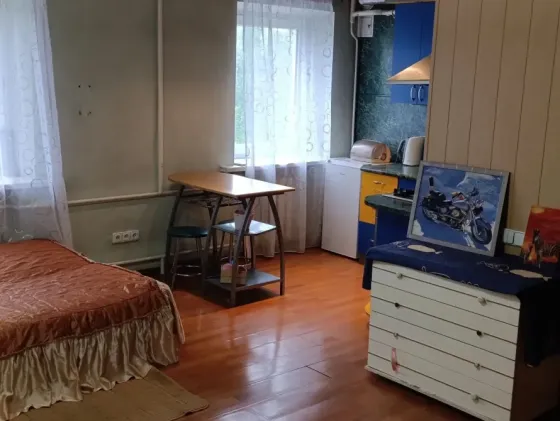 Продам 1 км центр студия тц пир пр мира Донецк