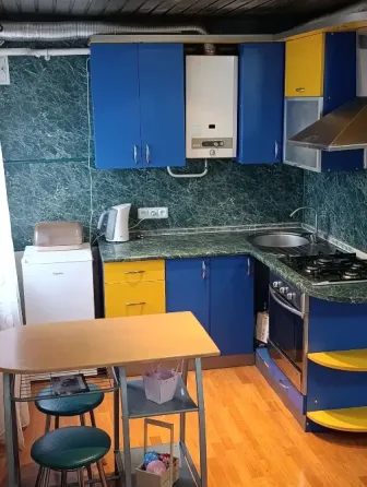 Продам 1 км центр студия тц пир пр мира Донецк
