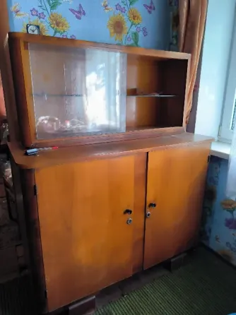 Отдам даром кровать, шкаф, диван, сервант, швейная машинка Макеевка