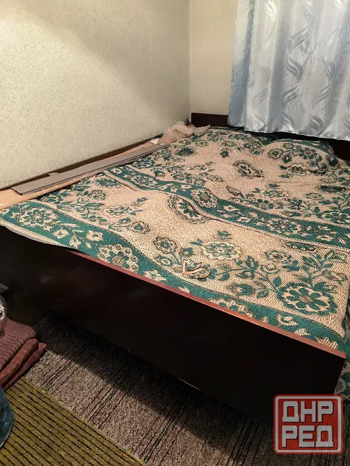 Отдам даром кровать, шкаф, диван, сервант, швейная машинка Макеевка - изображение 8