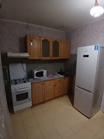1комн.кв., 2/5эт., кирпич, общ. площадь 33м², комн.17м², кухня 7м², обычное жилое состояние Донецк