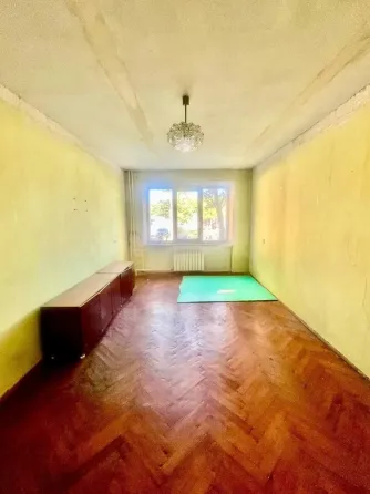Продается 3 комнатная квартира. Мариуполь