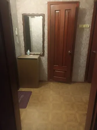 Сдается 1-комнатная квартира,34м2,2/5,Калининский р-н,Автомагазин.Цена 20тыс.руб Донецк