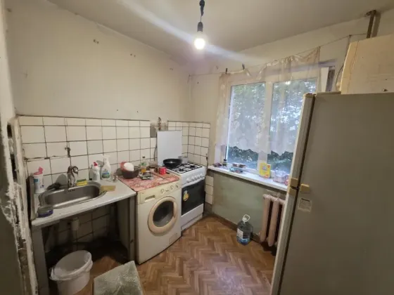 Продам 2х к.кв Ильичевский район Ул.Покрышкина Мариуполь