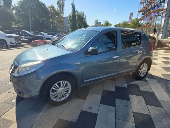 RENAULT SANDERO Донецк