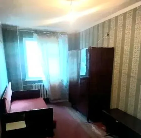 Продам 2 комнатную квартиру под ремонт 17 больница Донецк