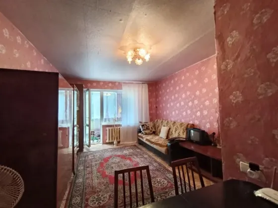 Продается 1 комн. Пролетарский . ас Щетинина , 2/9 , 36 квадратов Донецк