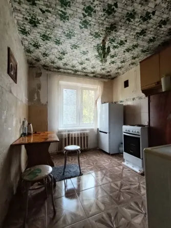 Продается 1 комн. Пролетарский . ас Щетинина , 2/9 , 36 квадратов Донецк