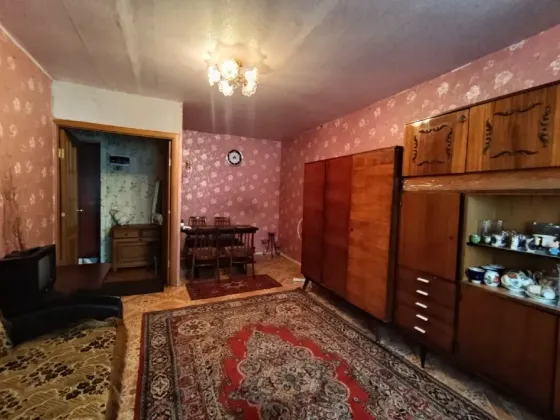 Продается 1 комн. Пролетарский . ас Щетинина , 2/9 , 36 квадратов Донецк
