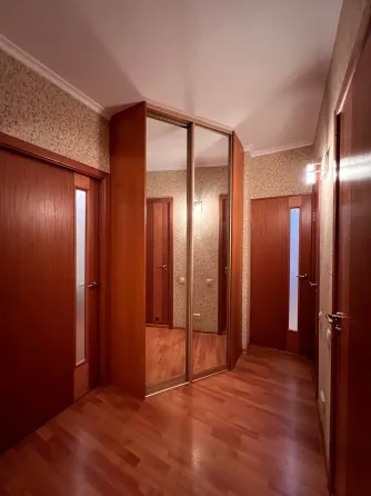 Продам 2-х ком квартиру 10/10, 54 м2. Киевский район, Университетская 136 Донецк