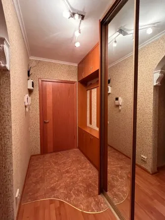 Продам 2-х ком квартиру 10/10, 54 м2. Киевский район, Университетская 136 Донецк