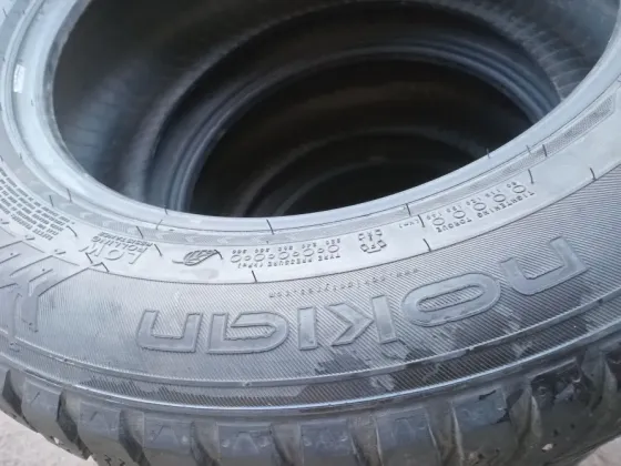 Продаю комплект зимней резины 225 60 17 Донецк