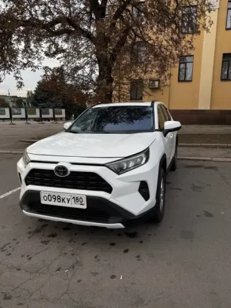 TOYOTA RAV 4 XLE AWD Макеевка