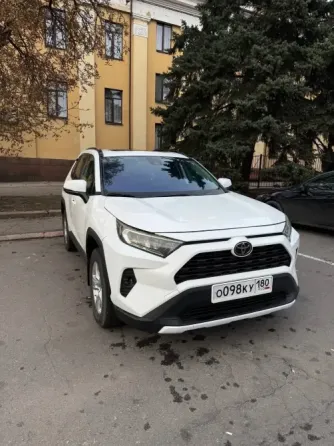 TOYOTA RAV 4 XLE AWD Макеевка