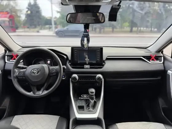 TOYOTA RAV 4 XLE AWD Макеевка