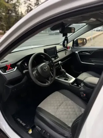 TOYOTA RAV 4 XLE AWD Макеевка