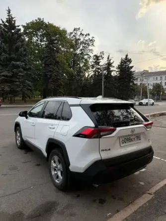 TOYOTA RAV 4 XLE AWD Макеевка