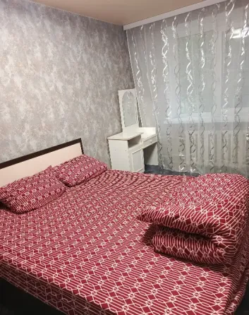 Сдам 3 комнатную квартиру посуточно ленинский район Донецк