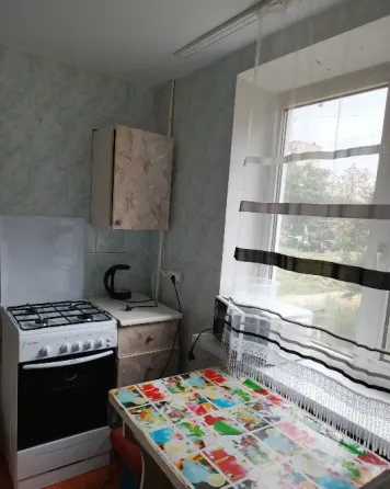 Сдам 3 комнатную квартиру посуточно ленинский район Донецк