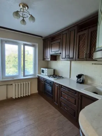 Продается трехкомнатная квартира в Куйбышевском районе Донецк
