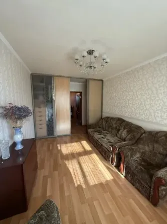 Продам трехкомнатную квартиру в Ленинском районе Донецк
