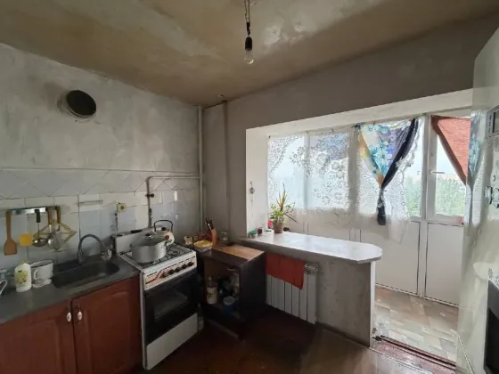 Продажа 3-комнатной квартиры в Центре Макеевки, микрорайон Центральный, д.6, Вода 24/7- Накопитель!! Макеевка
