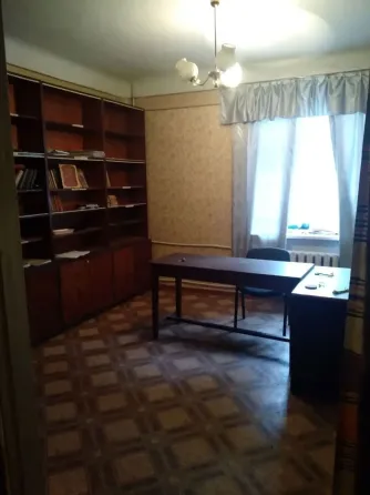 Продается 2-х комнатная квартира под офисное помещение, ул. Кирова Алчевск