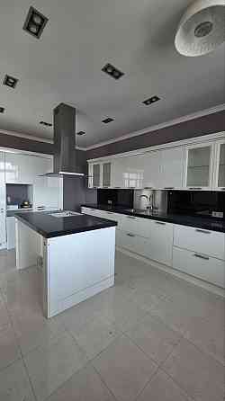 4-комн. квартира, 162,7 м², 4/10 этаж Мариуполь