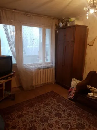 Продаю 2 ком. кв. 3/9, б. Шахтостроителей Донецк